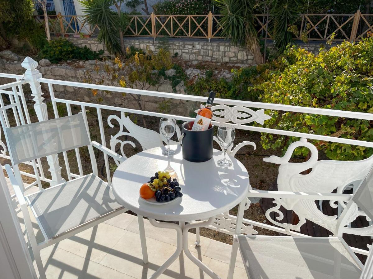 פיתגוריו Stratos Hotel מראה חיצוני תמונה